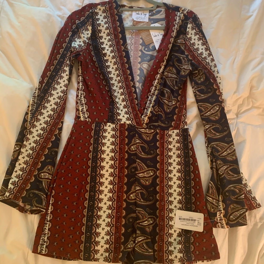 Sadie & Sage Burgundy Romper Size M
